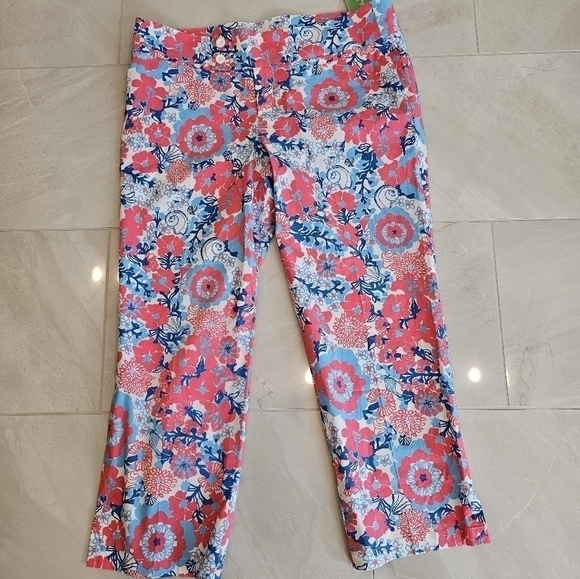 Lilly Pulitzer Bailey Capri Floral Printed Stretch Pants Shell Yeah Size 10 NWT - Picture 3 of 11